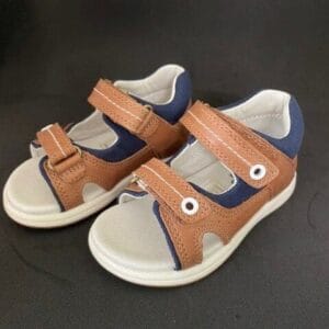 Kurt Tan/Navy by Clarks