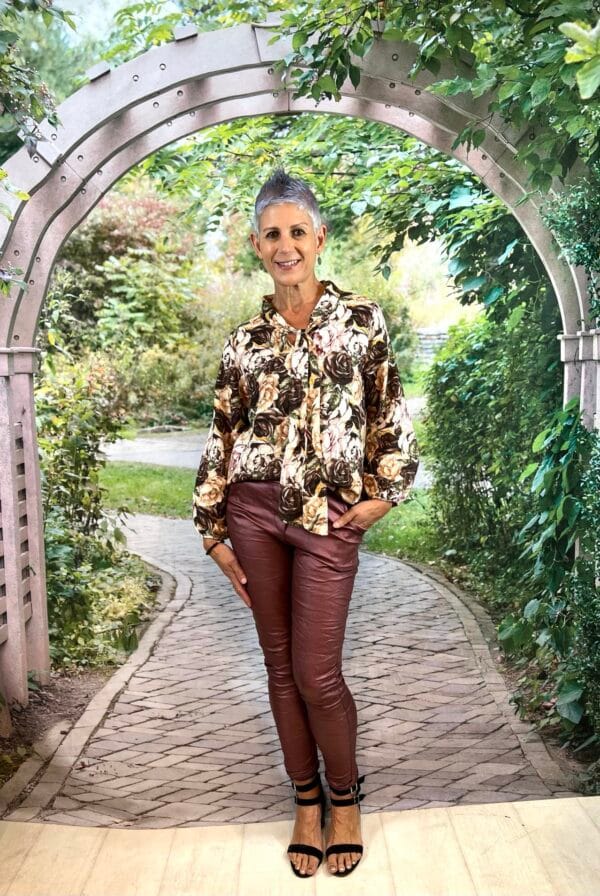 La Strada 80%LINEN 20%COTTON PUSSY BOW COLLAR TOP, BROWN MULTI FLORAL