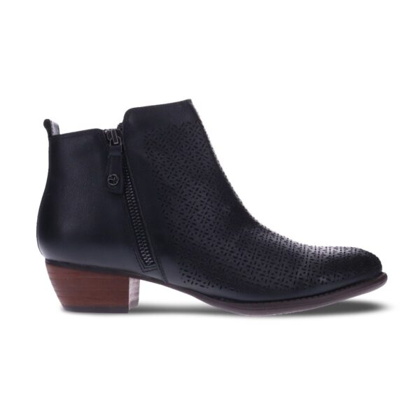 Torino Black boots byRevere