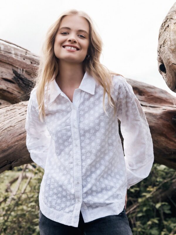 Yarra trail Embroidered Shirt - Image 2