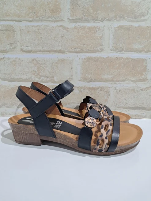 Zeta Idalia Negro Leopard Print