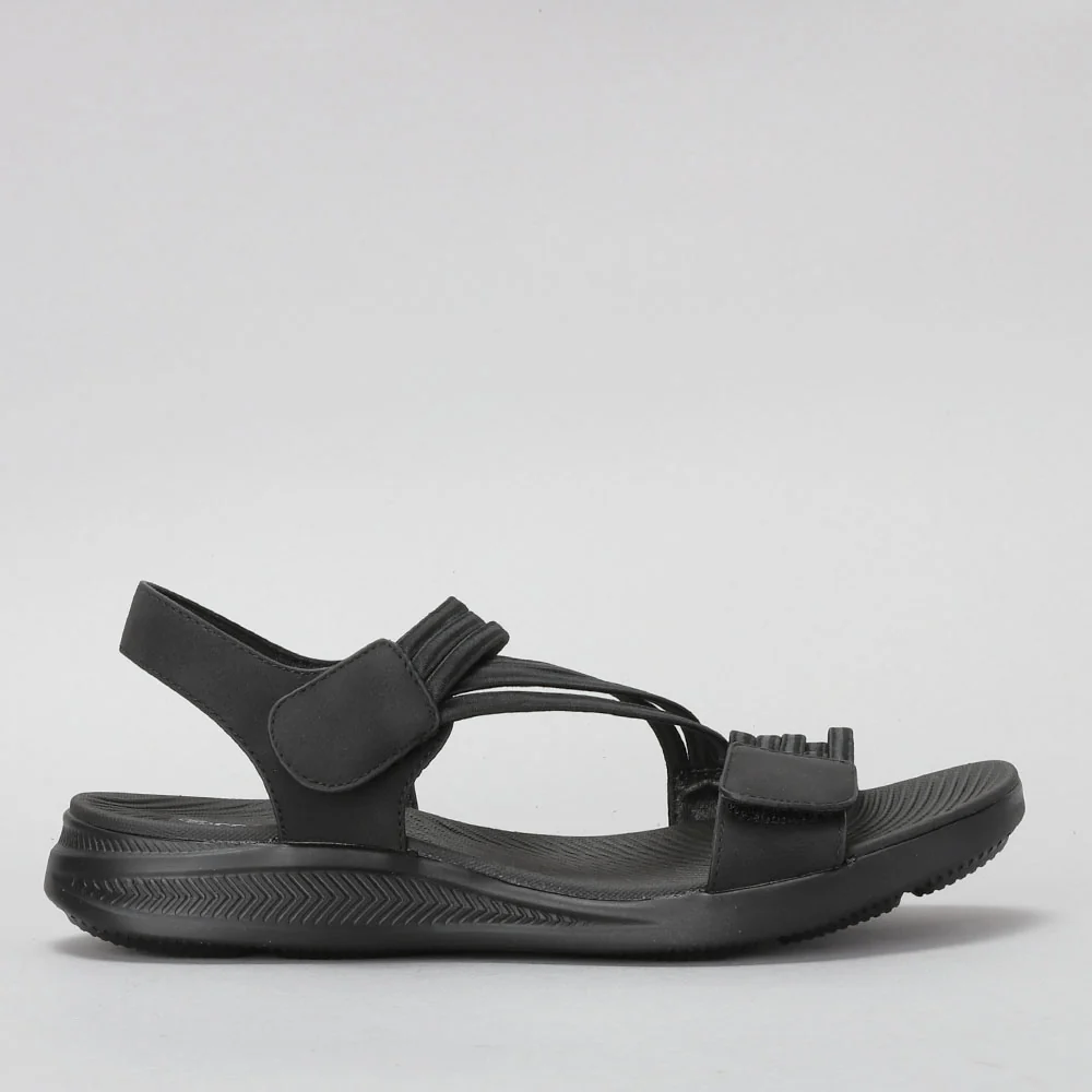 CC Resort's Florrie Black Women's Sandal